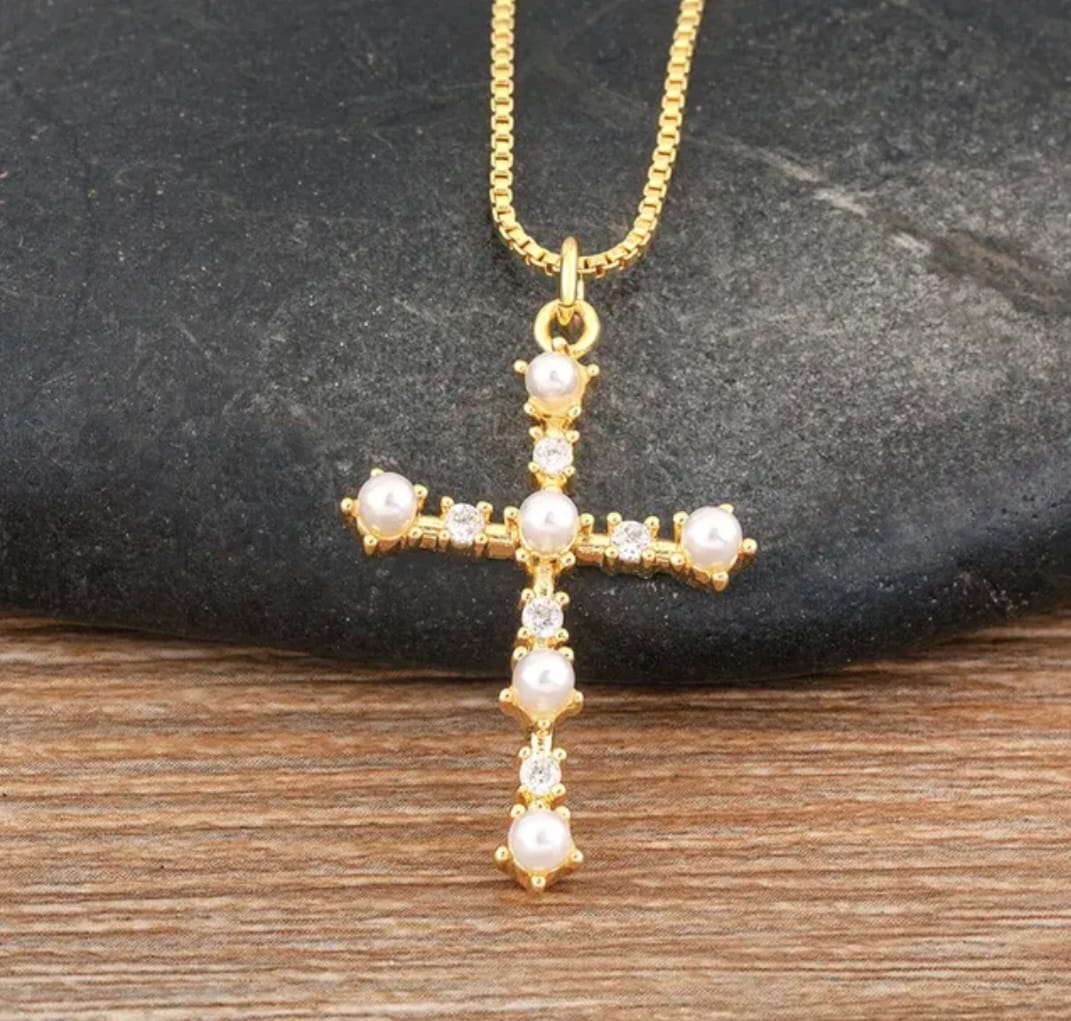 Elegant Pearl & Crystal Cross Pendant Necklace – 18K Gold Plated Chain
