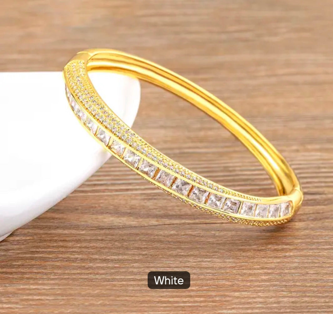 Luxurious 18K Gold Plated Bangle