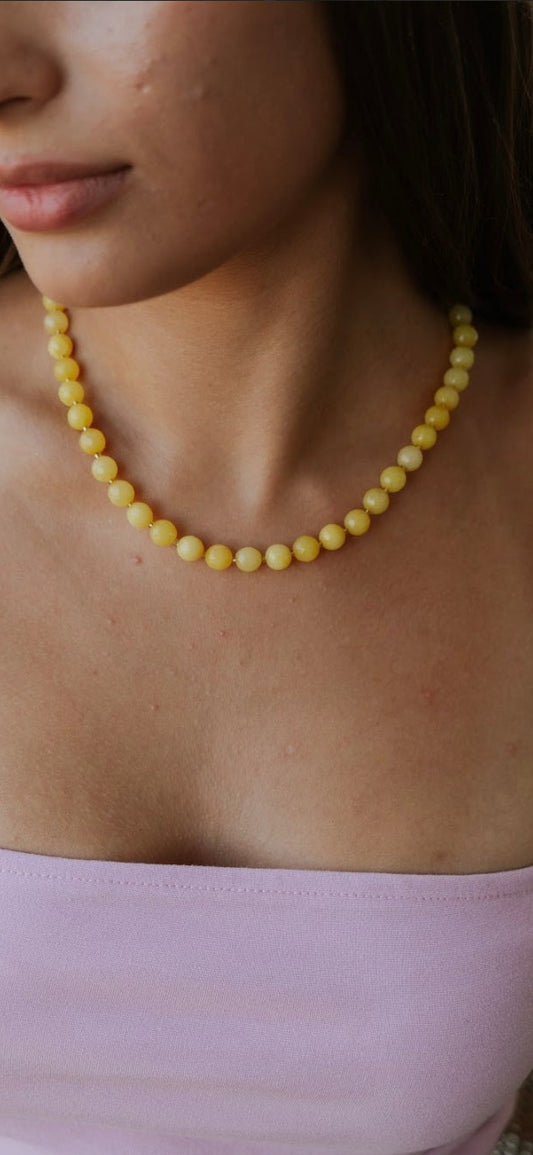 Elegant Yellow Jade Bead Necklace – with Gold-Plated Adjustable Chain
