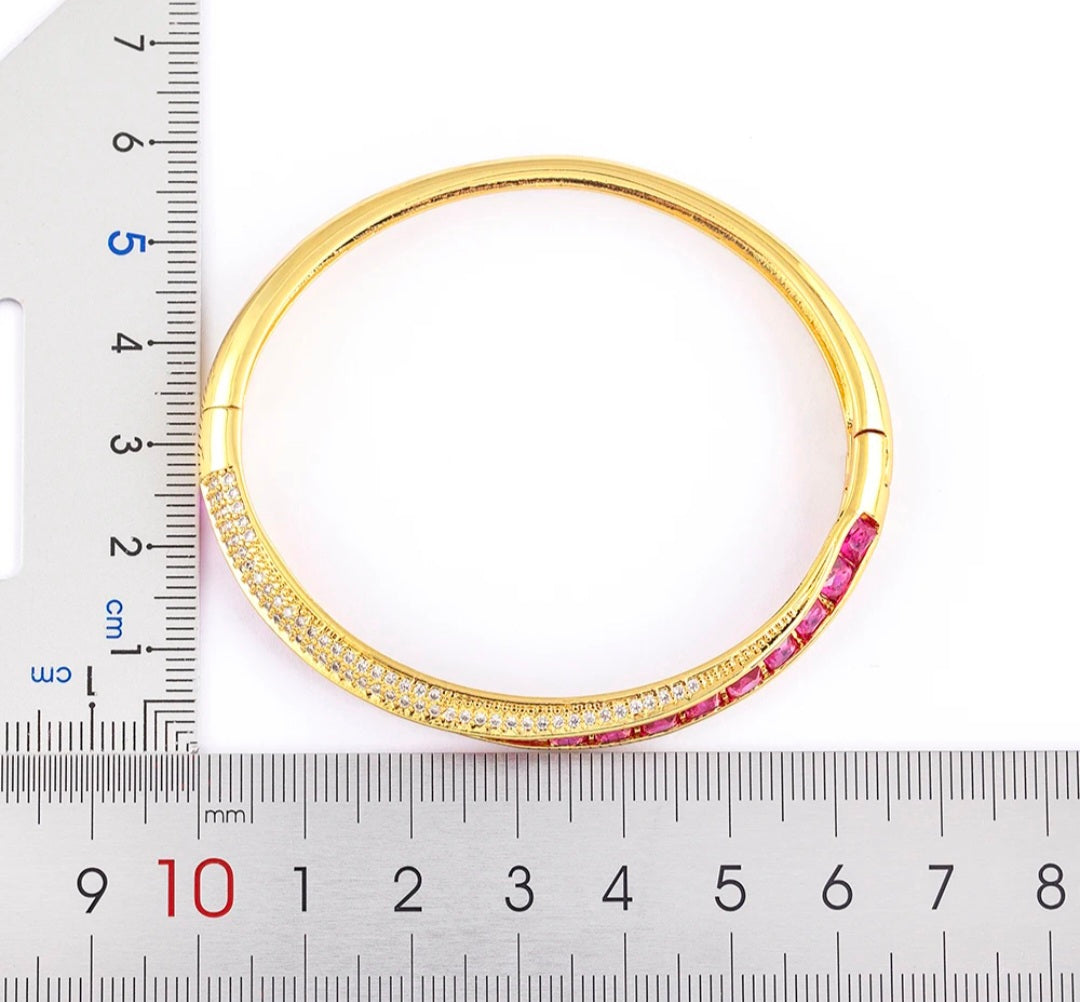 Luxurious 18K Gold Plated Bangle