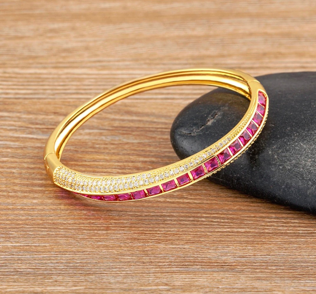 Luxurious 18K Gold Plated Bangle