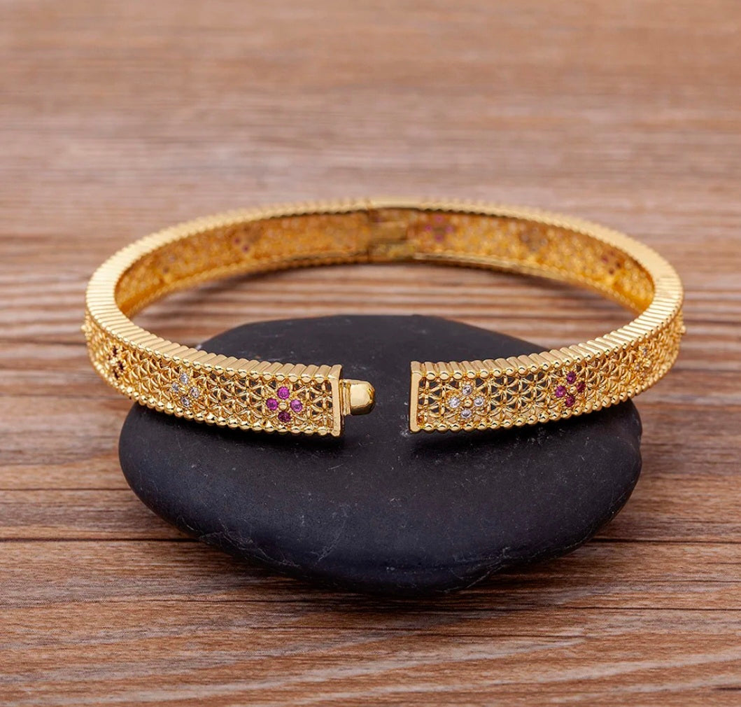 Vintage-Inspired Floral Filigree Bangle